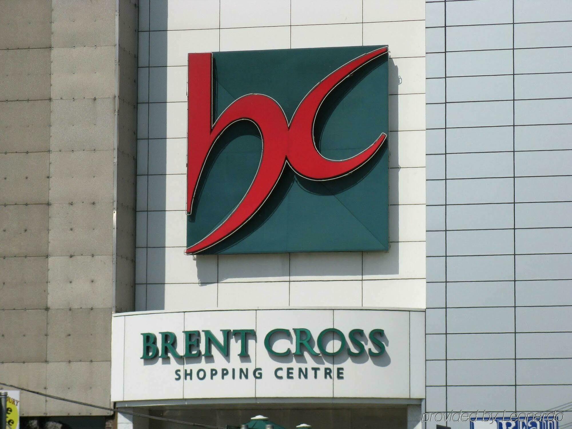 ホリデイ イン ロンドン ブレント クロス ブレント・ロンドン特別区 エクステリア 写真